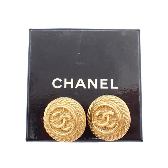 CHANEL CC Logo Round Button Earrings Clip-On Gold France 34RF529 - Picture 1 of 9
